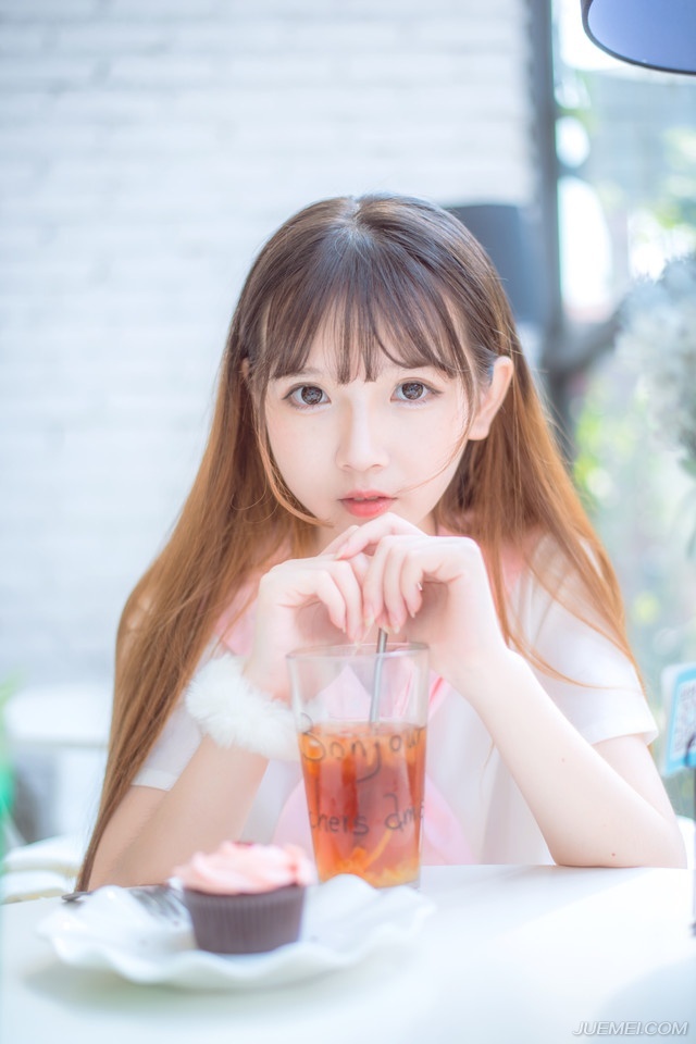 “咻咻咻~”